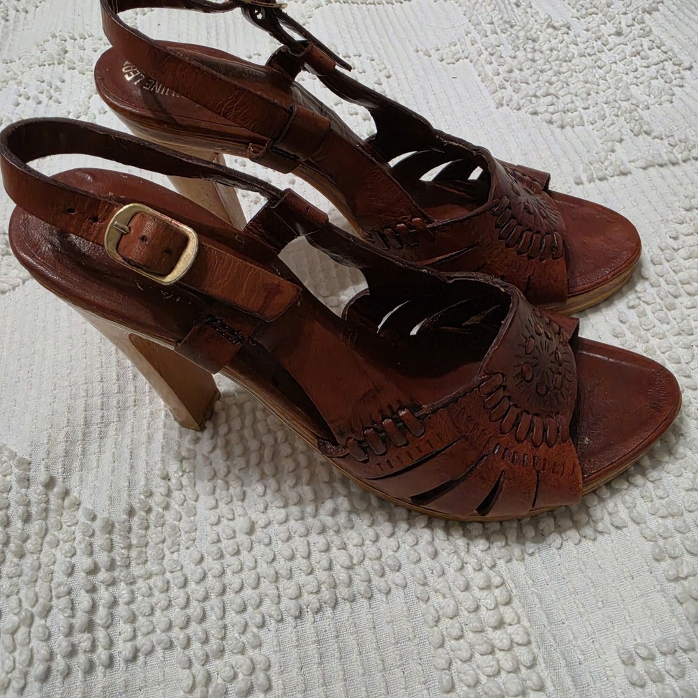 Vintage 70s 80s Olinda Brazilian Leather Sandals Heels Size 6.5 Cognac Handmade